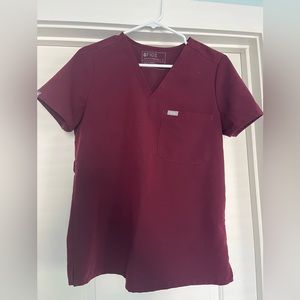 Figs Catarina One-Pocket Scrub Top - Burgundy size S